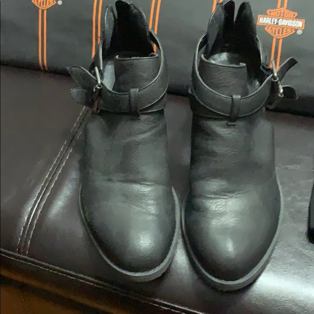 Leather boots the heal I would say about 2 inches